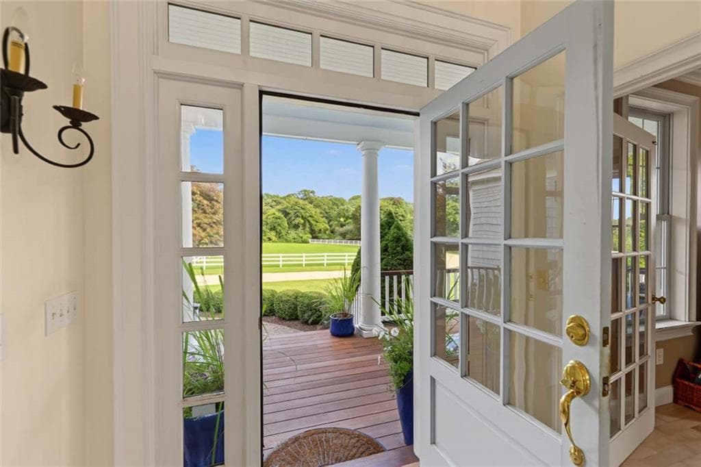 Single Family Residence at 260 Walden Way, South Kingstown, photo 10 of 50