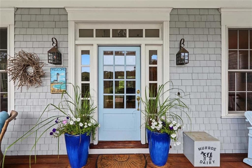 Single Family Residence at 260 Walden Way, South Kingstown, photo 8 of 50