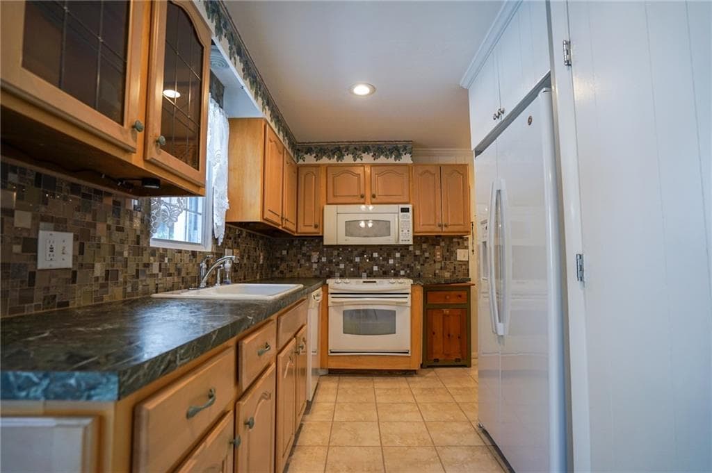 Single Family Residence at 145 Stonedale Road, Warwick, photo 17 of 45