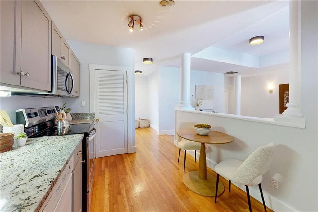 Condominium at 10 East Street UNIT 8, Providence, photo 13 of 37
