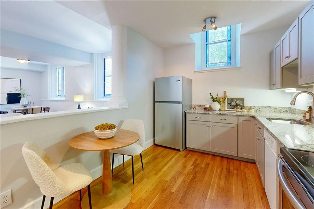 Condominium at 10 East Street UNIT 8, Providence, photo 10 of 37