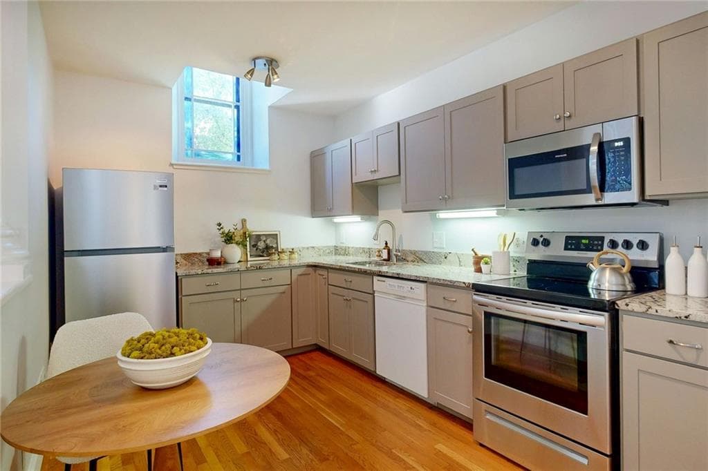 Condominium at 10 East Street UNIT 8, Providence, photo 11 of 37