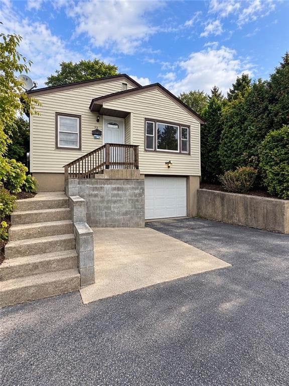 Single Family Residence at 39 Standish Avenue, Providence, photo 2 of 29