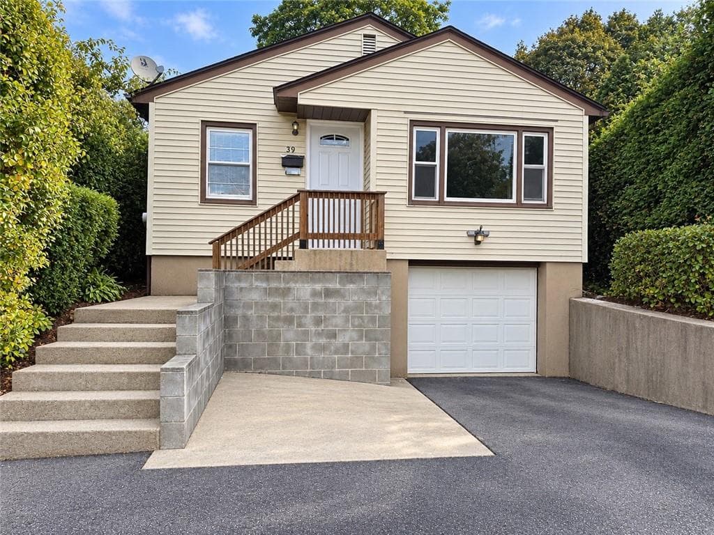 39 Standish Avenue