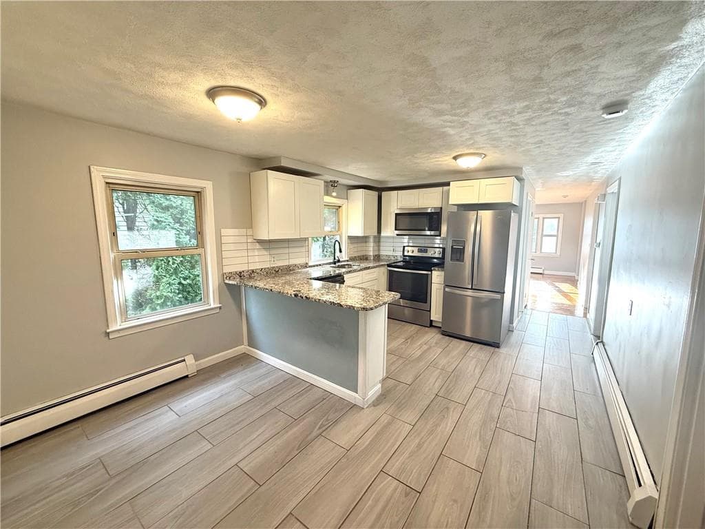 Single Family Residence at 39 Standish Avenue, Providence, photo 4 of 29