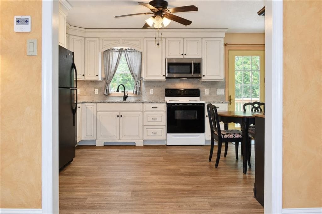 Single Family Residence at Charlestown, photo 7 of 19