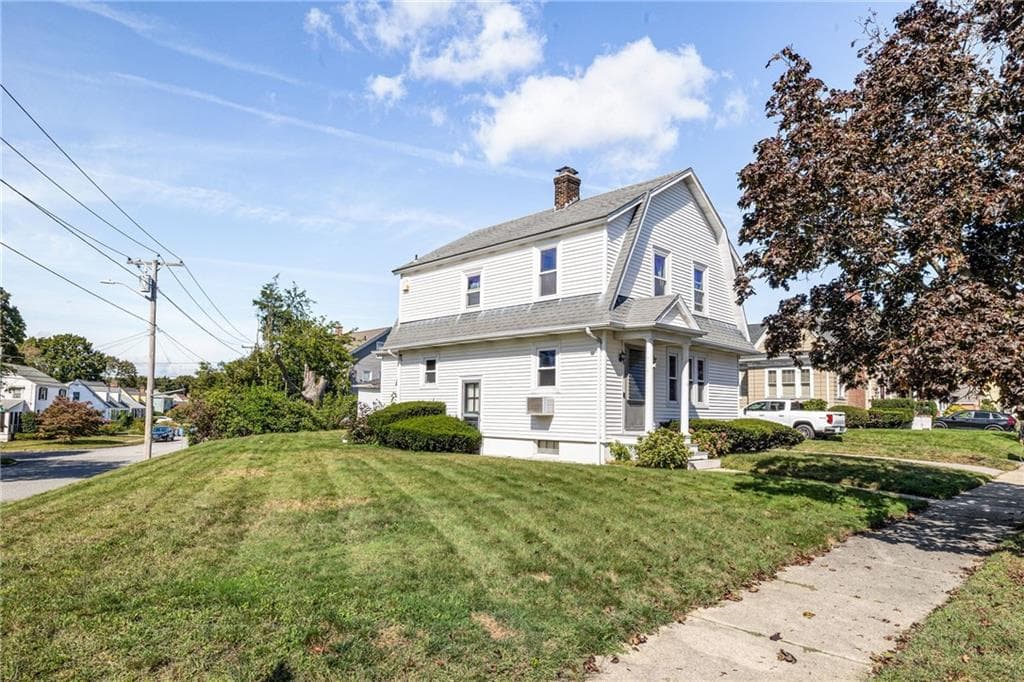 Single Family Residence at 153 Lyndon Road, Cranston, photo 6 of 26