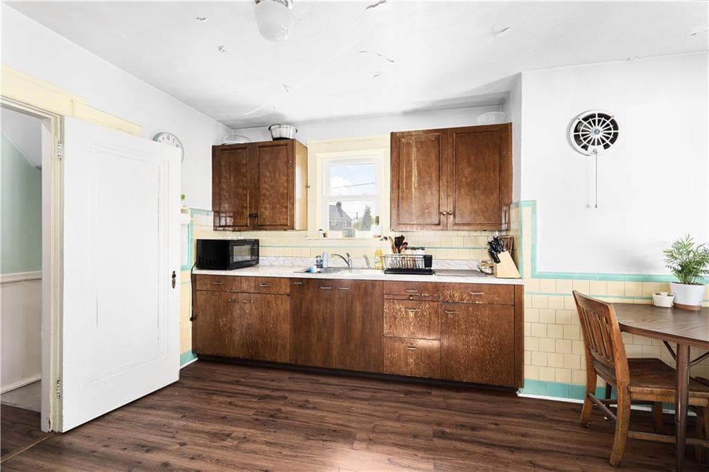 Single Family Residence at 153 Lyndon Road, Cranston, photo 13 of 26
