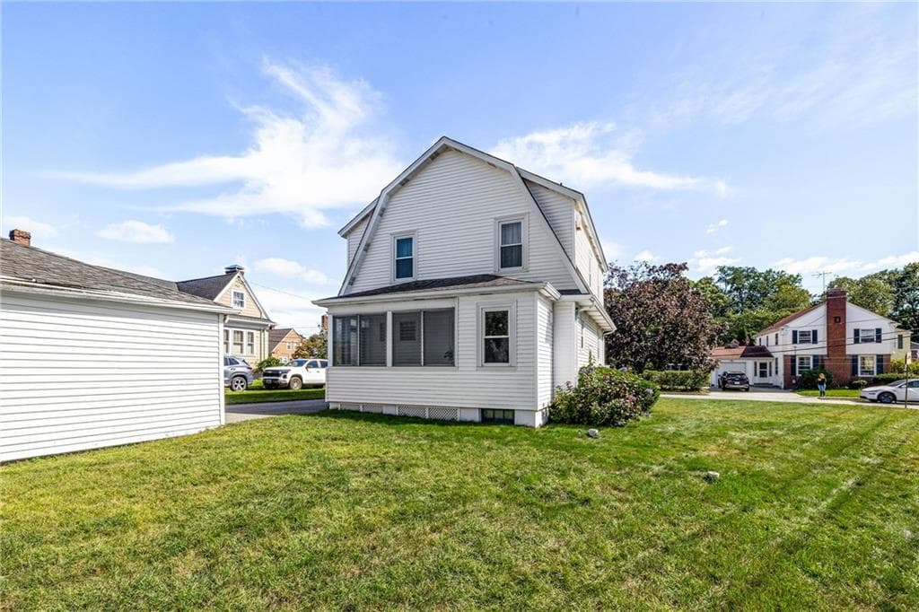Single Family Residence at 153 Lyndon Road, Cranston, photo 4 of 26