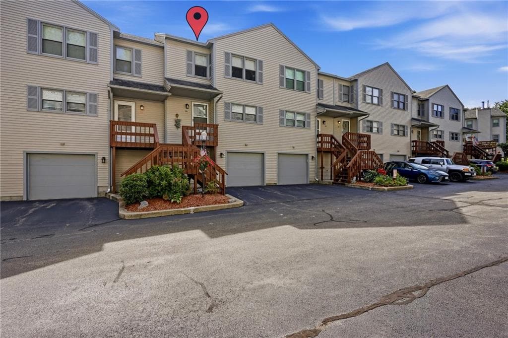 Condominium at 1603 Plainfield Pike UNIT H6, Johnston, photo 2 of 29
