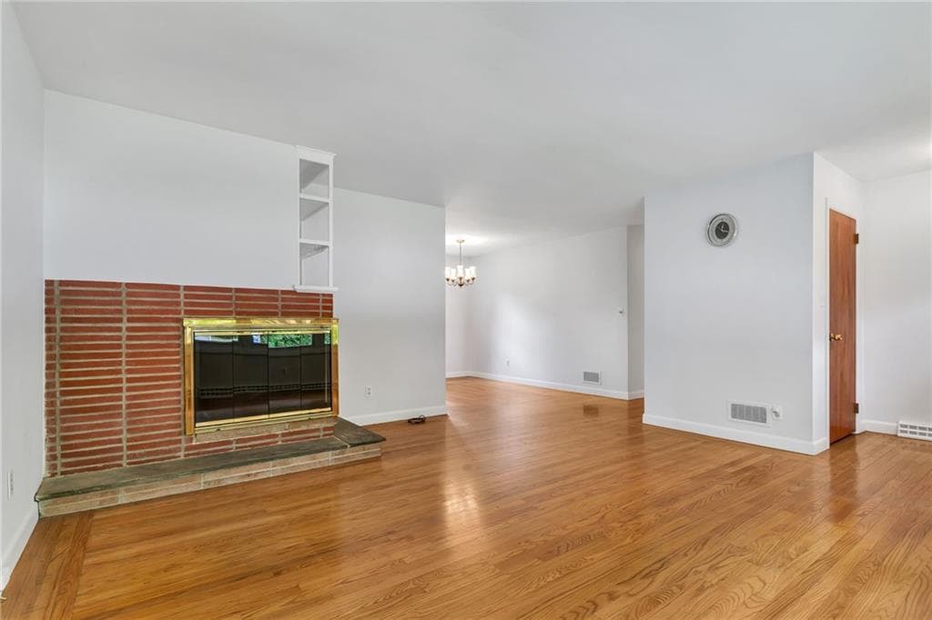 Single Family Residence at 3 Collins Terrace, Middletown, photo 7 of 49