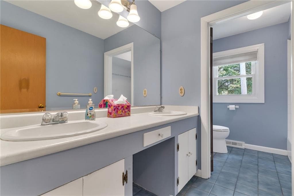 Single Family Residence at 3 Collins Terrace, Middletown, photo 24 of 49
