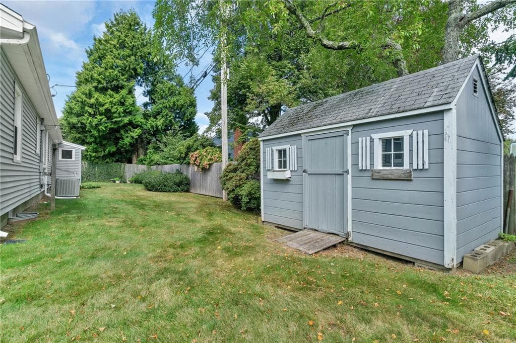 Single Family Residence at 3 Collins Terrace, Middletown, photo 37 of 49