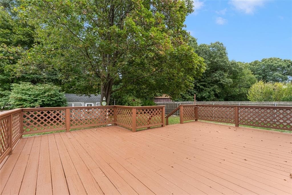 Single Family Residence at 18 Laurel Lane, Lincoln, photo 9 of 10