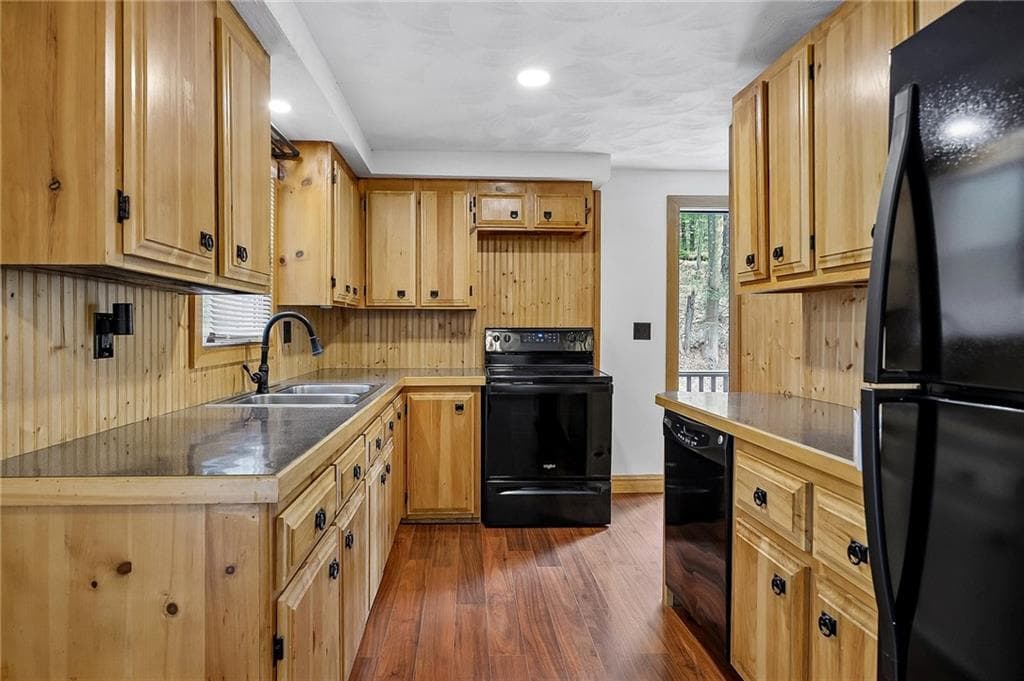 Single Family Residence at 611 Lake Washington Drive, Glocester, photo 8 of 29