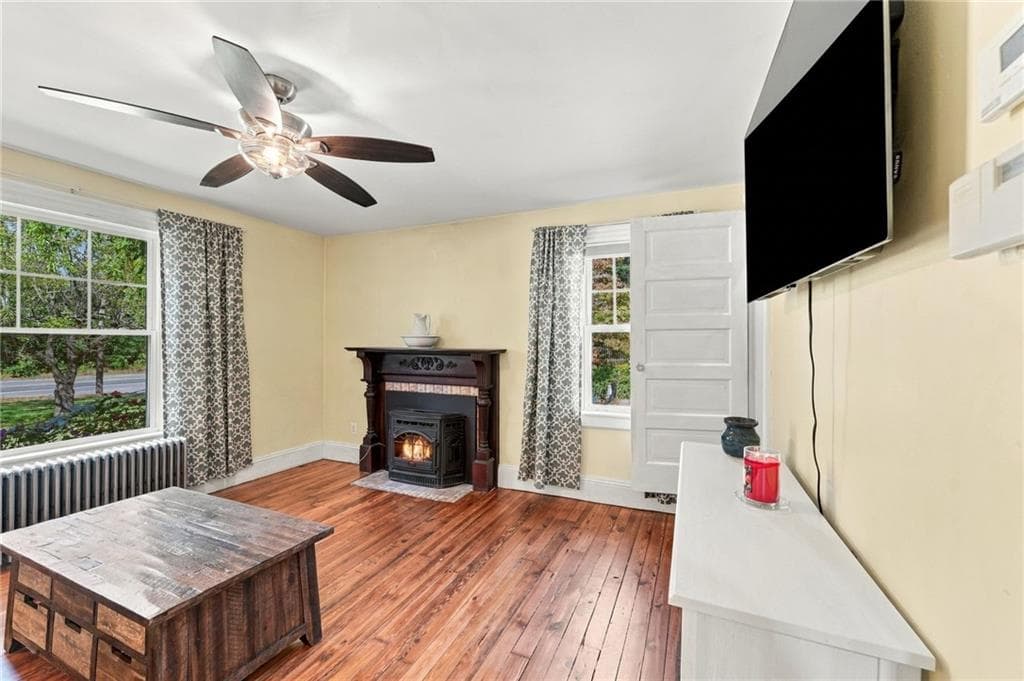 Single Family Residence at 413 Harkney Hill Road, Coventry, photo 13 of 46