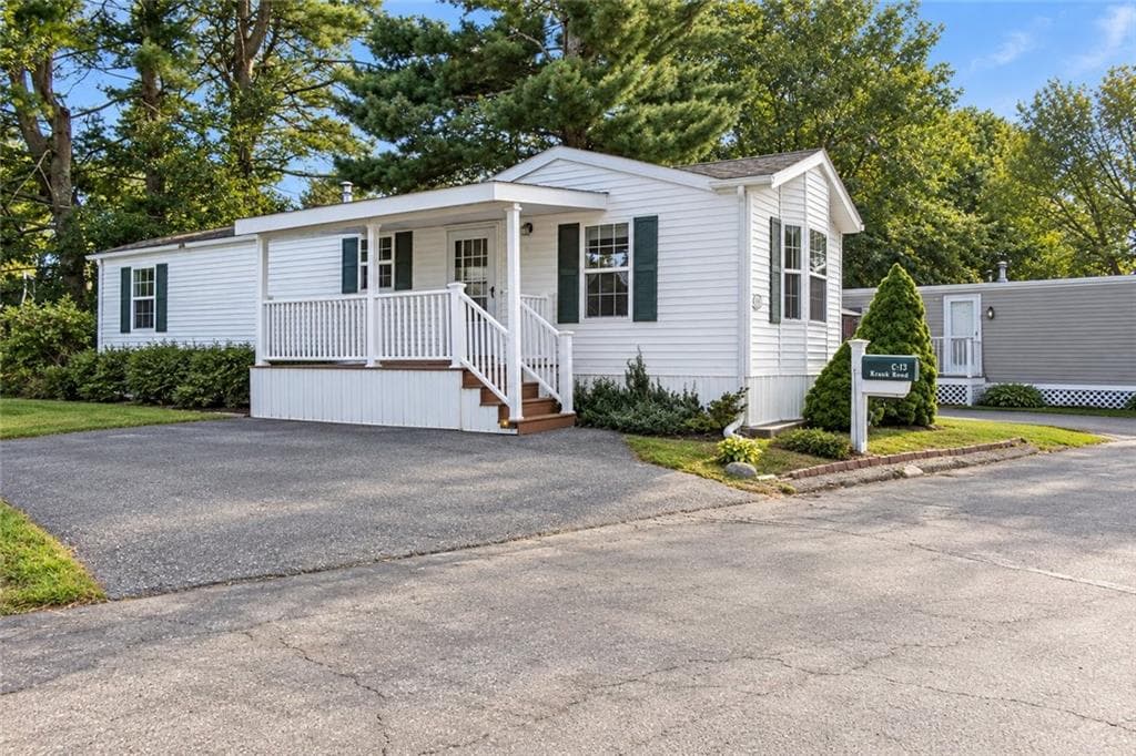 Single Family Residence at North Kingstown, photo 2 of 17