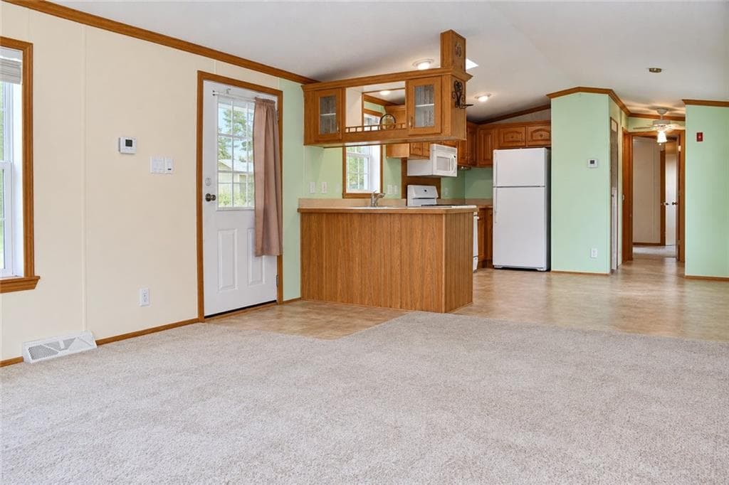 Single Family Residence at North Kingstown, photo 9 of 17