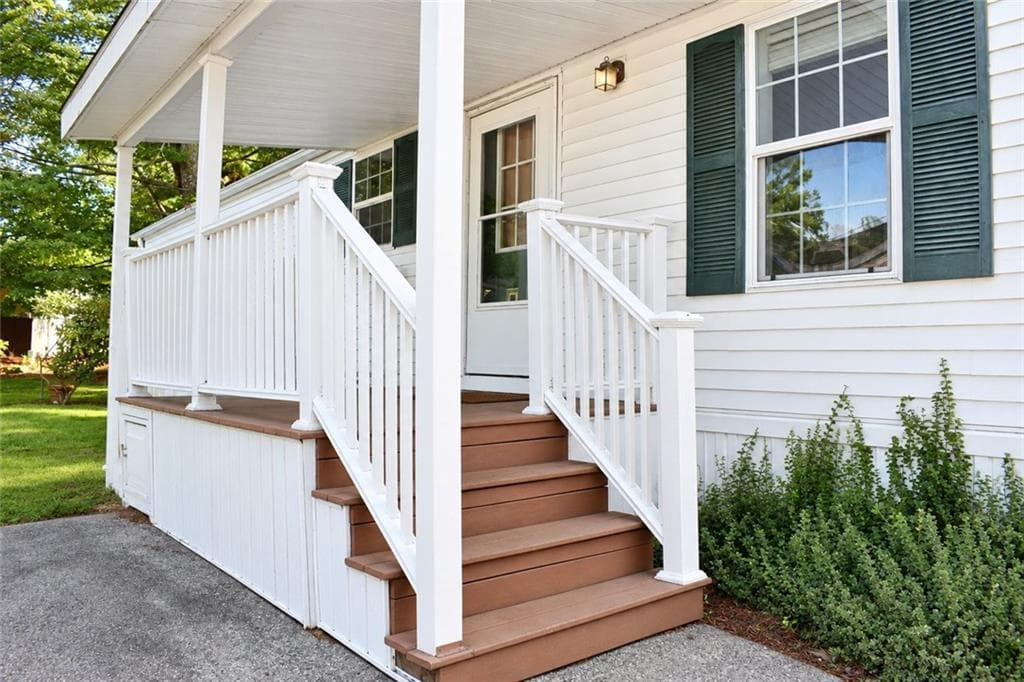 Single Family Residence at North Kingstown, photo 4 of 17