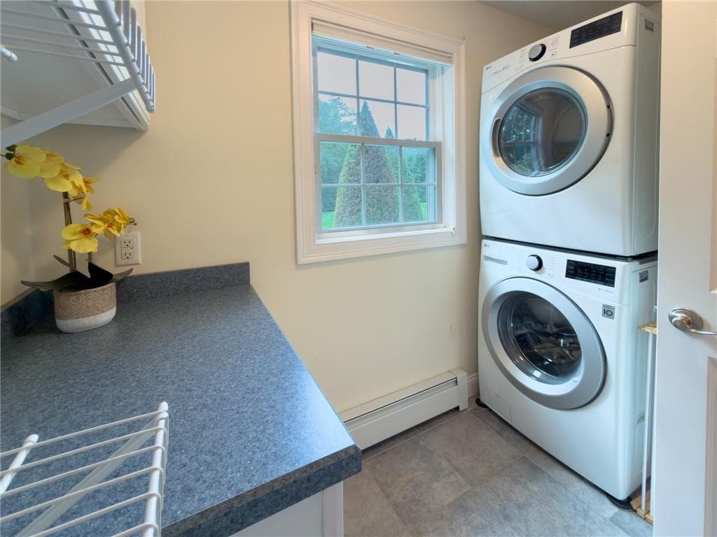 Condominium at 19 Classic Court, North Kingstown, photo 28 of 41