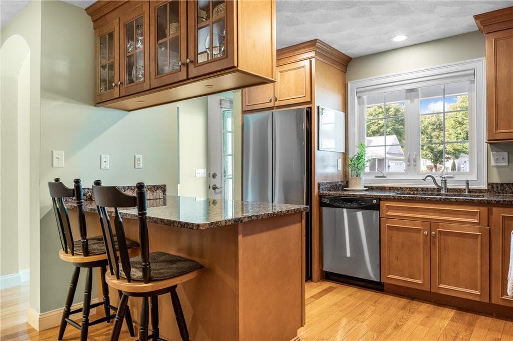 Condominium at 19 Classic Court, North Kingstown, photo 8 of 41