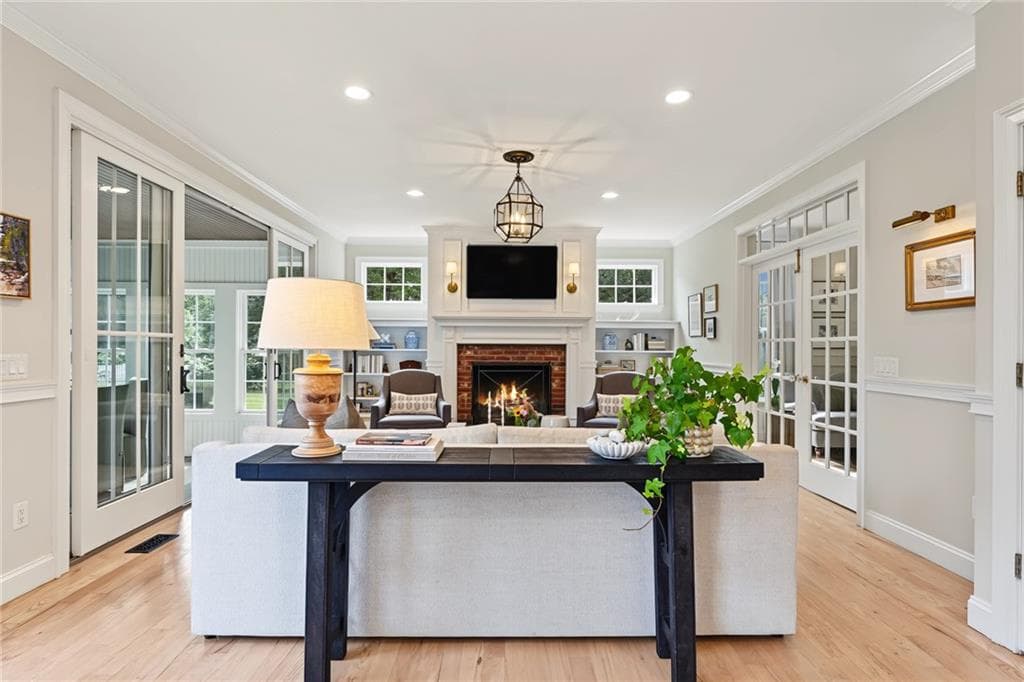 Single Family Residence at 27 Bud Browning Circle, South Kingstown, photo 15 of 50