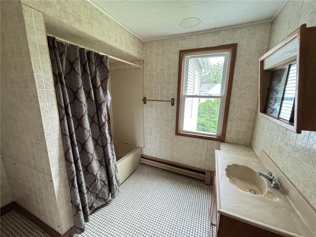 Multi Family at 6 Angell Street, West Warwick, photo 6 of 35