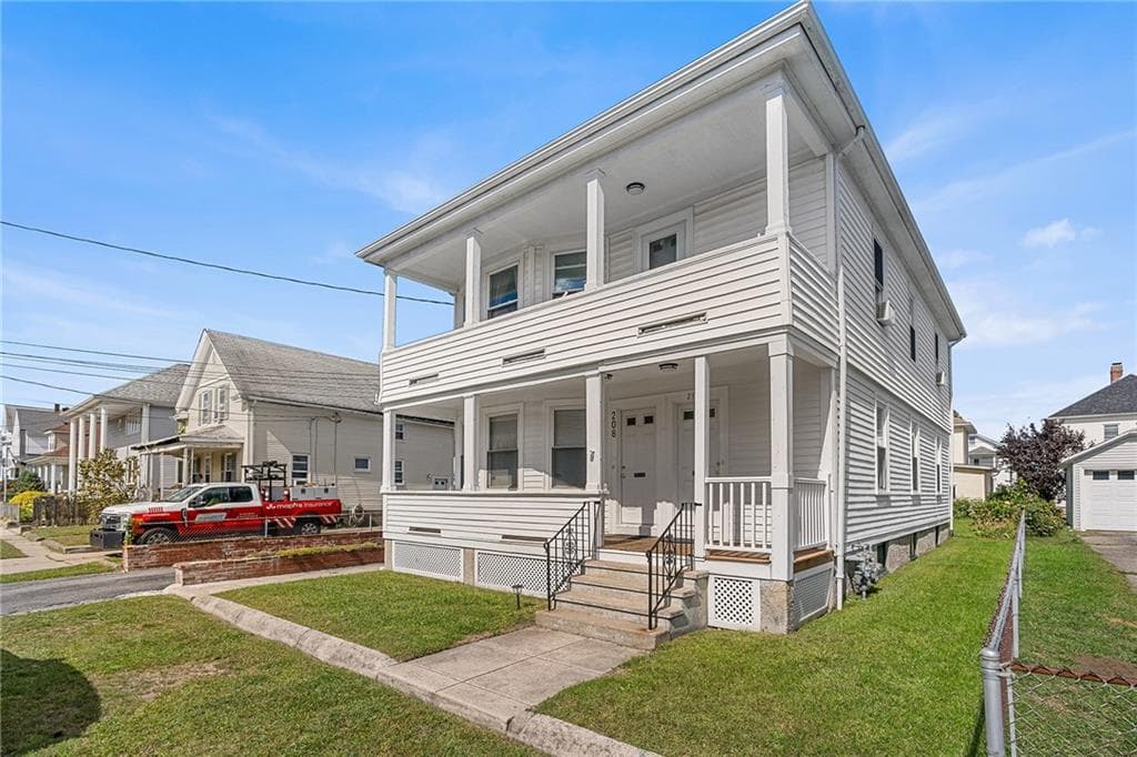 208 Suffolk Avenue