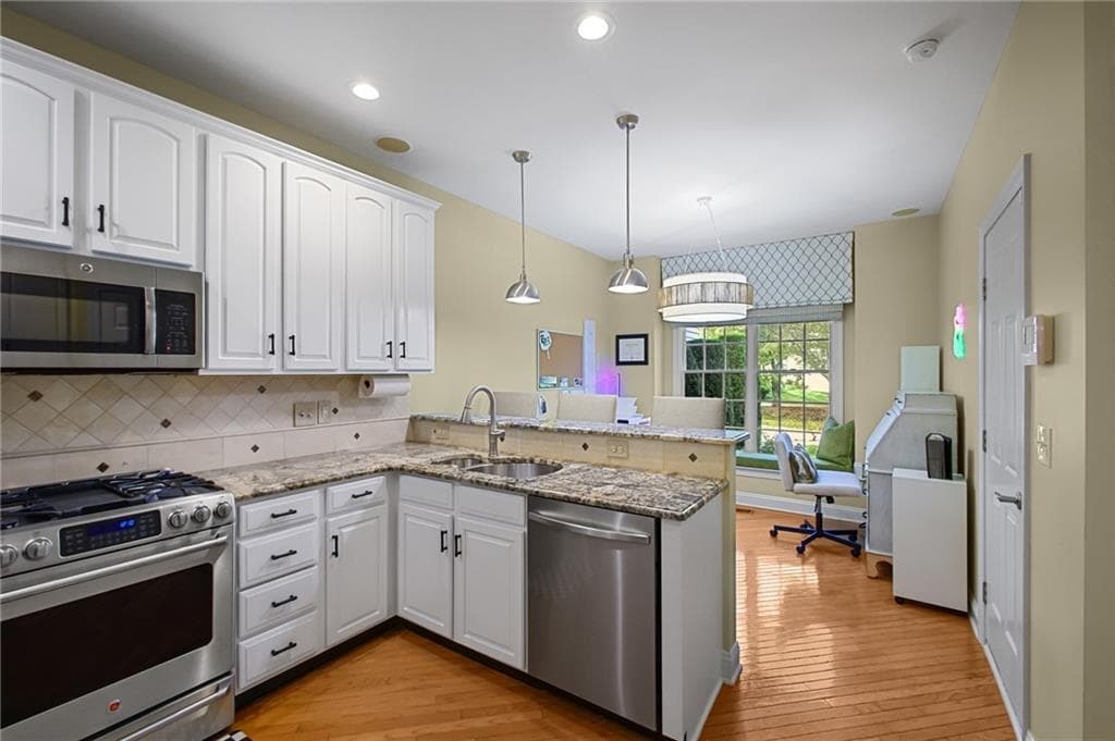 Condominium at 45 Deep Meadow Lane UNIT 45, East Greenwich, photo 9 of 44