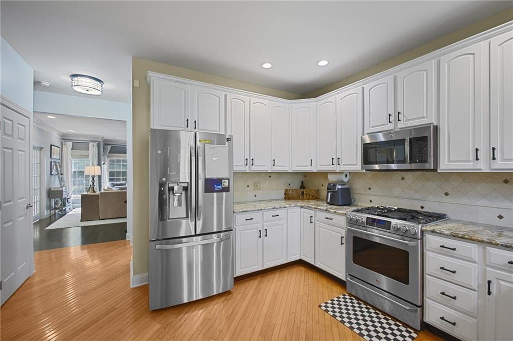 Condominium at 45 Deep Meadow Lane UNIT 45, East Greenwich, photo 10 of 44