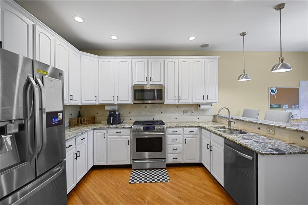 Condominium at 45 Deep Meadow Lane UNIT 45, East Greenwich, photo 8 of 44