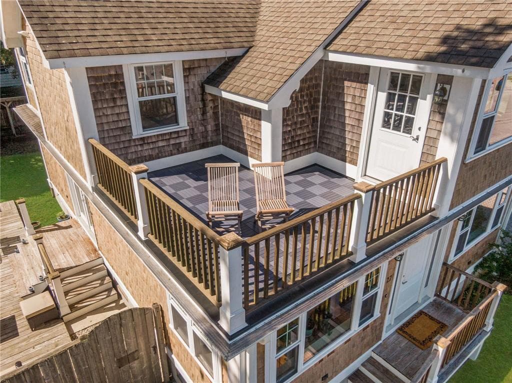 Single Family Residence at 27 Seminole Street, Warwick, photo 6 of 50