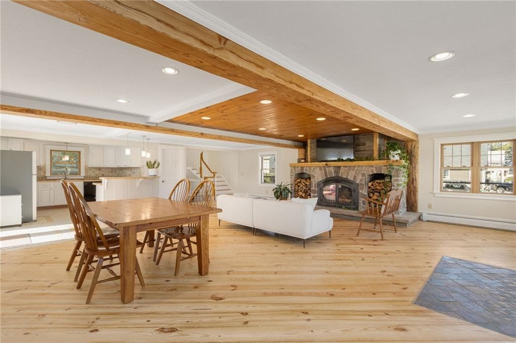 Single Family Residence at 27 Seminole Street, Warwick, photo 12 of 50