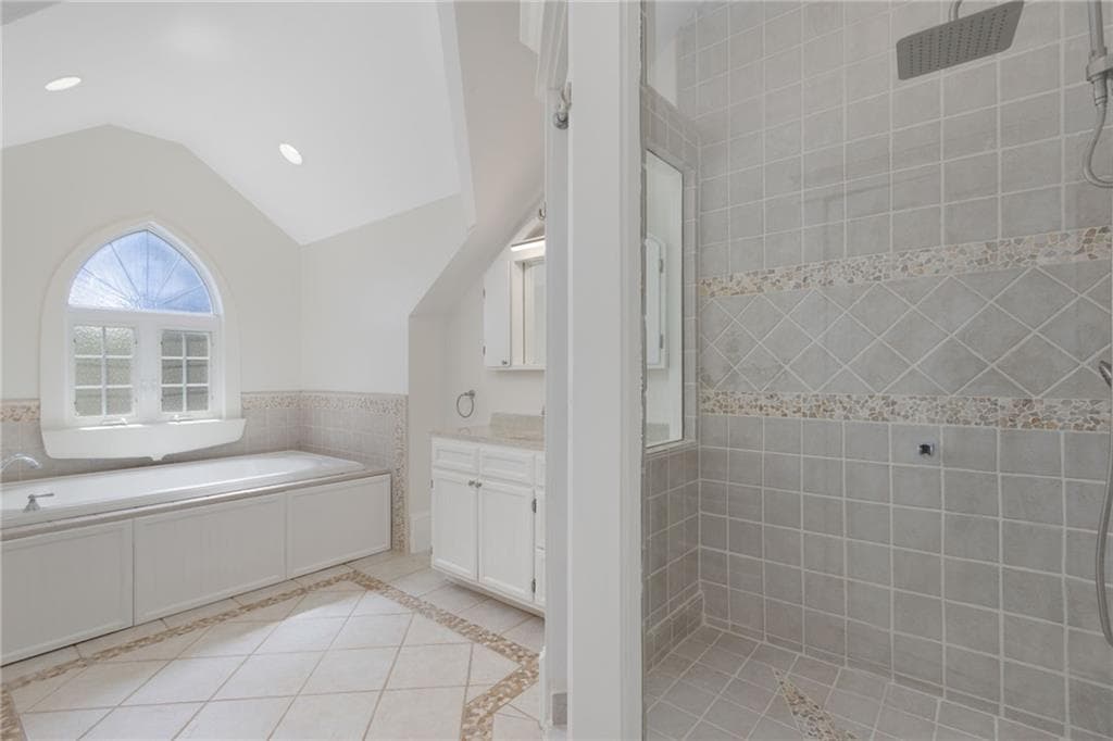 Single Family Residence at 27 Seminole Street, Warwick, photo 34 of 50