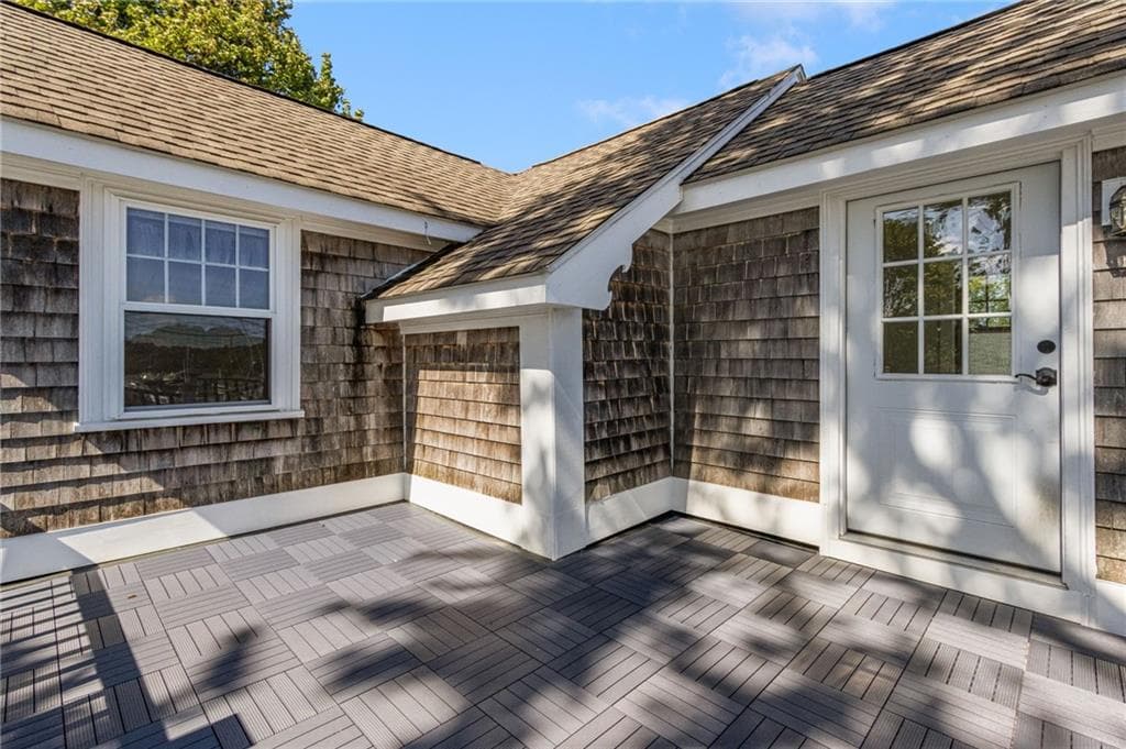 Single Family Residence at 27 Seminole Street, Warwick, photo 31 of 50