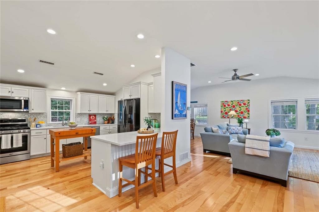Single Family Residence at 23 Shadbush Trail, Narragansett, photo 10 of 44