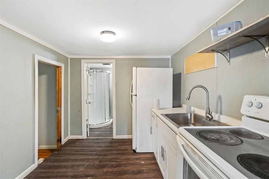 Commercial at 1604 Elmwood Avenue, Cranston, photo 23 of 33