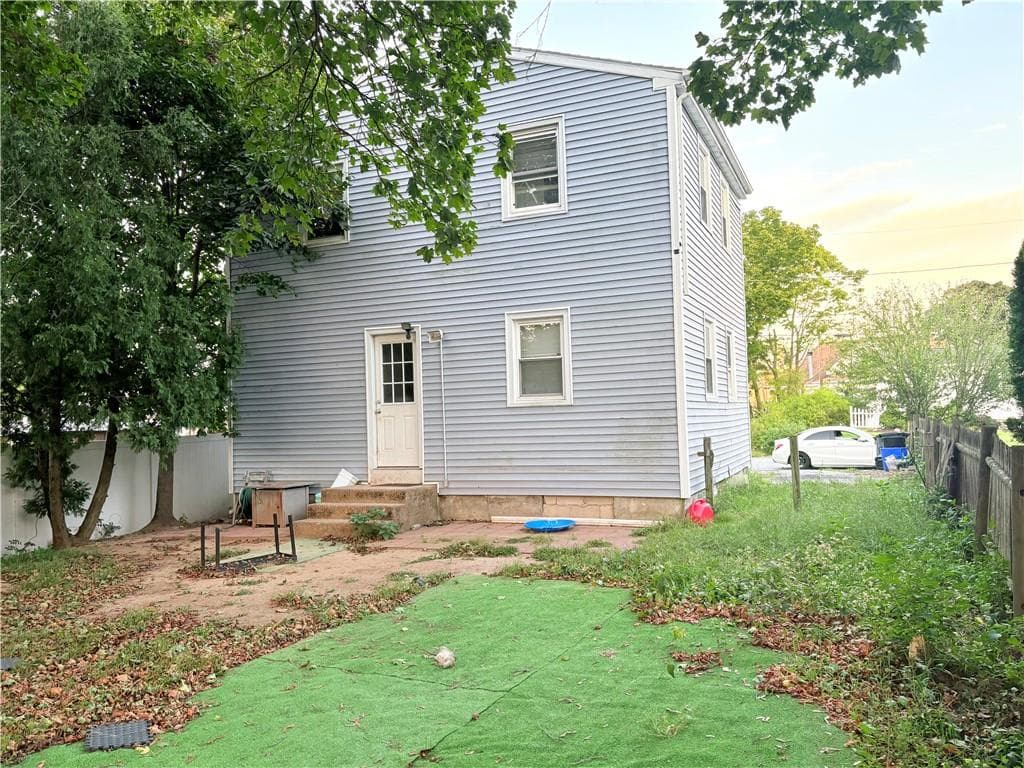 Single Family Residence at 3 miller Circle, Johnston, photo 2 of 8