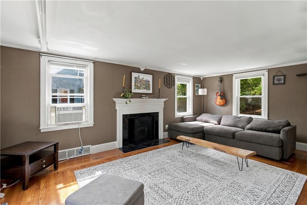 Single Family Residence at 60 Parkway Drive, Warwick, photo 13 of 33