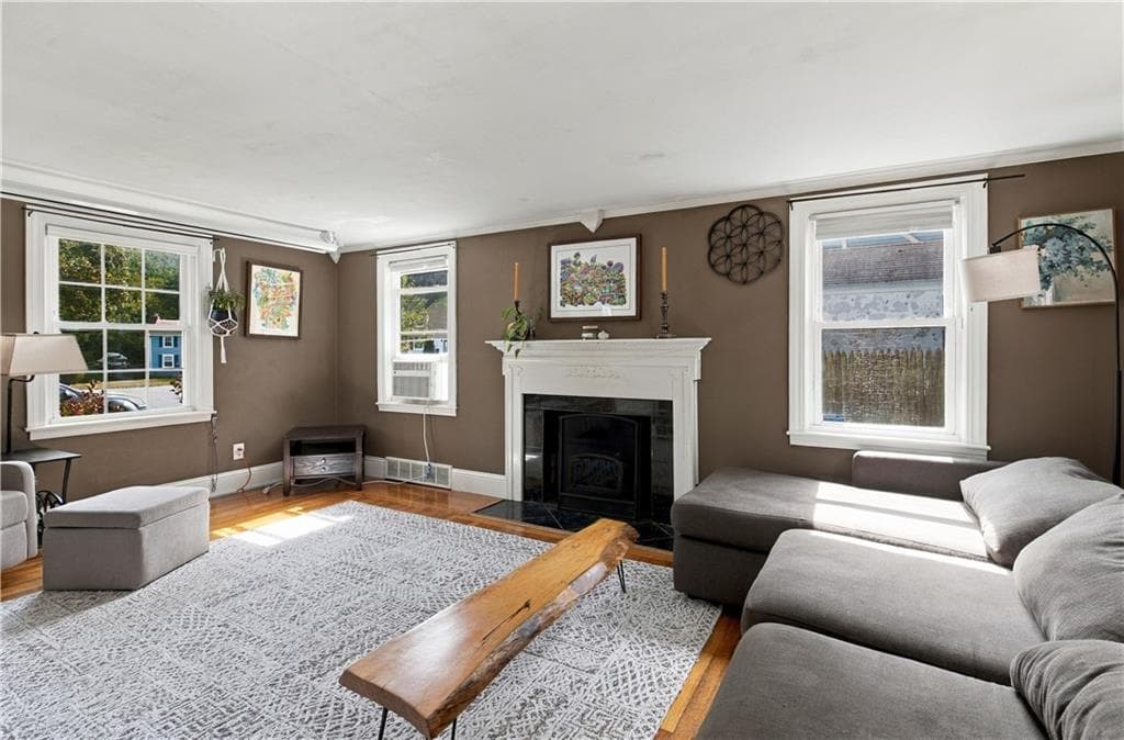 Single Family Residence at 60 Parkway Drive, Warwick, photo 12 of 33
