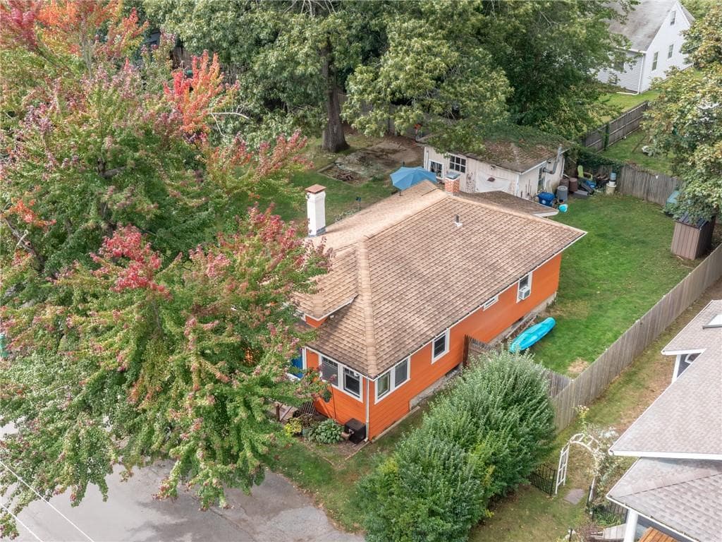 Single Family Residence at 203 Wendell Road, Warwick, photo 2 of 13