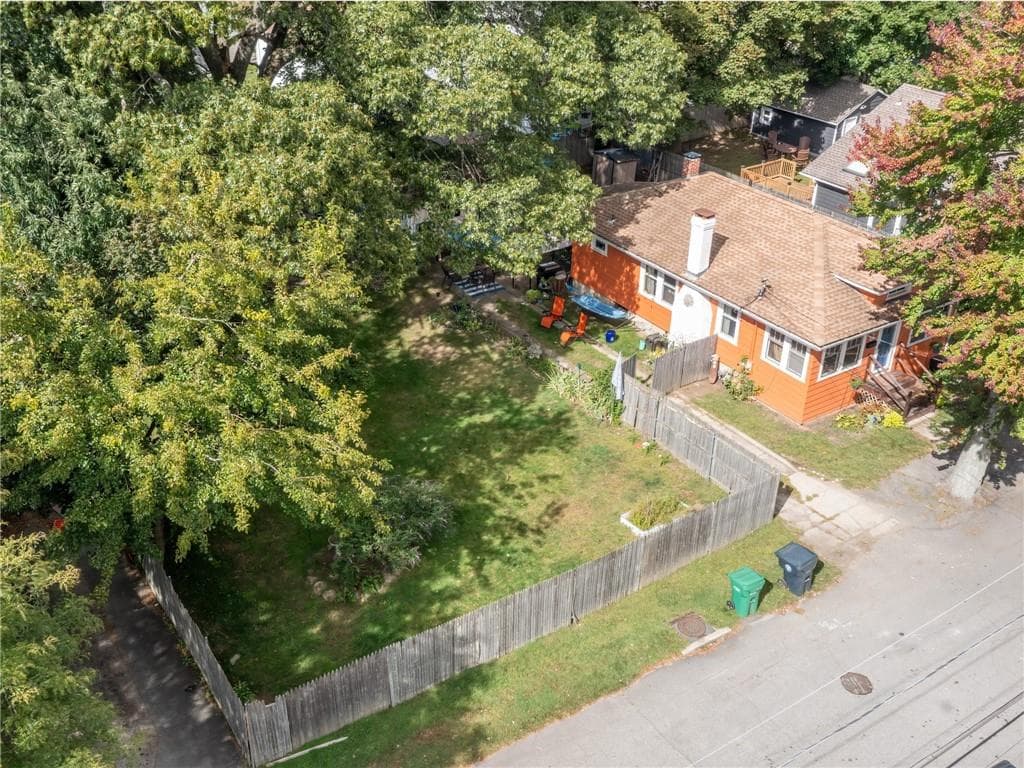 Single Family Residence at 203 Wendell Road, Warwick, photo 3 of 13