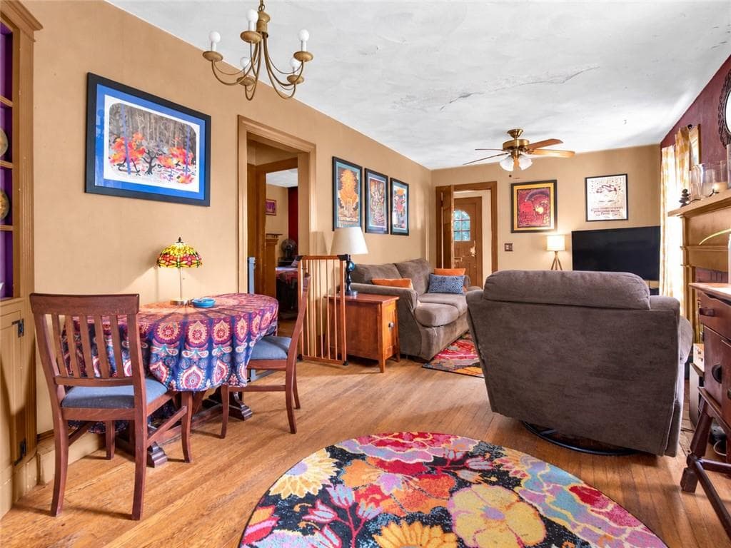 Single Family Residence at 203 Wendell Road, Warwick, photo 5 of 13