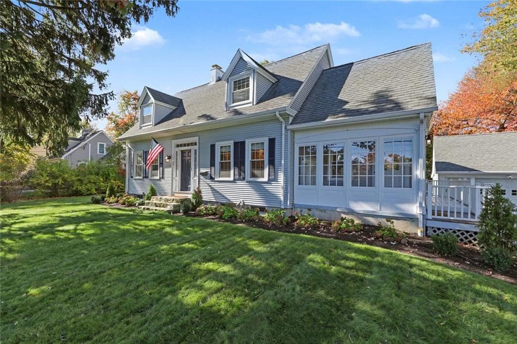 Single Family Residence at 40 Grandview Avenue, Lincoln, photo 3 of 50