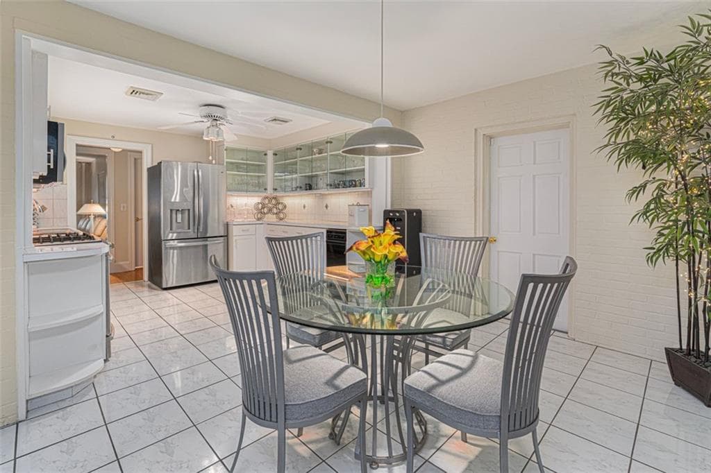 Single Family Residence at 60 Alhambra Circle, Cranston, photo 17 of 46