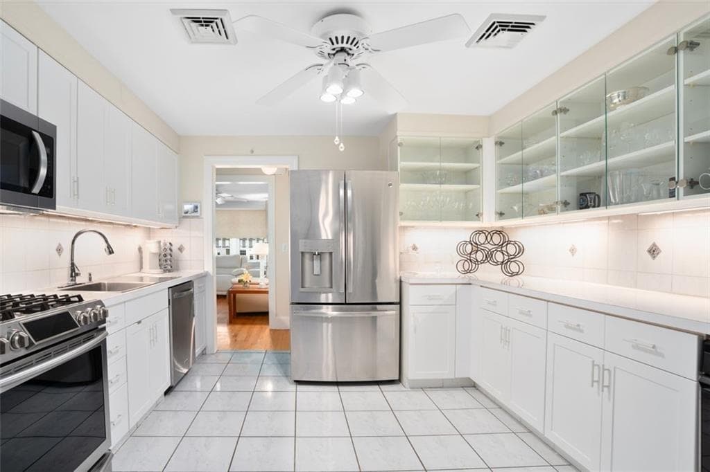 Single Family Residence at 60 Alhambra Circle, Cranston, photo 14 of 46