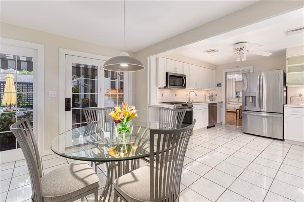 Single Family Residence at 60 Alhambra Circle, Cranston, photo 18 of 46