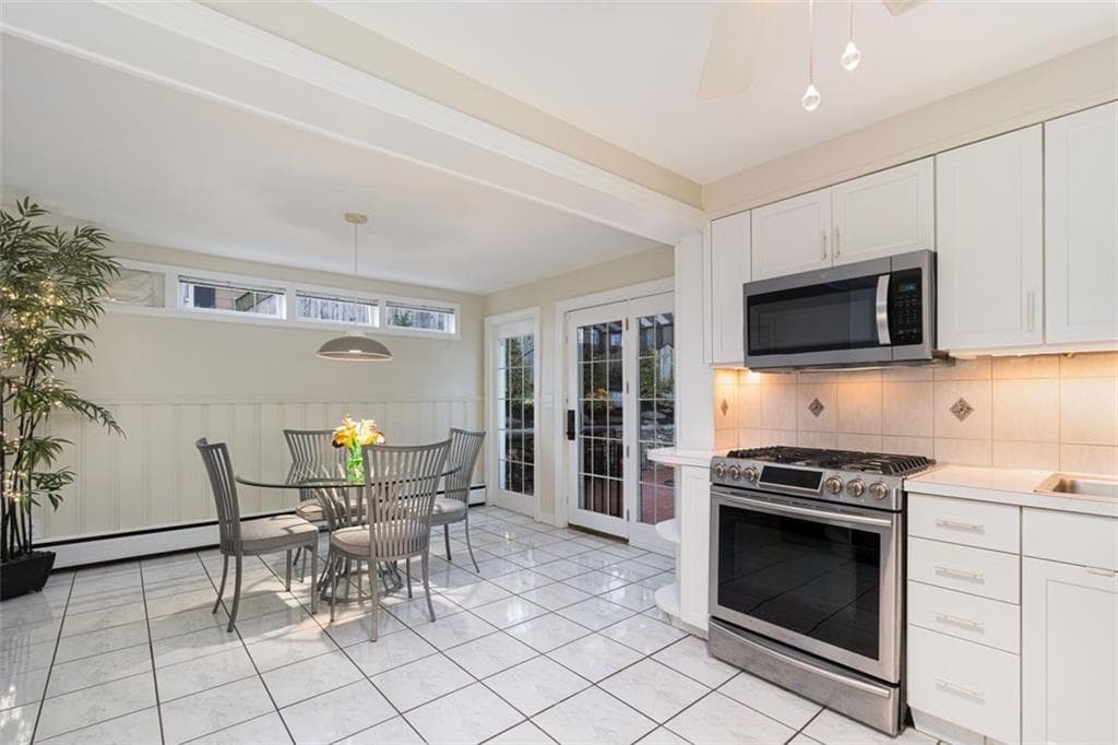 Single Family Residence at 60 Alhambra Circle, Cranston, photo 15 of 46