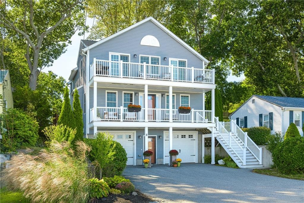 11 King Philip Avenue