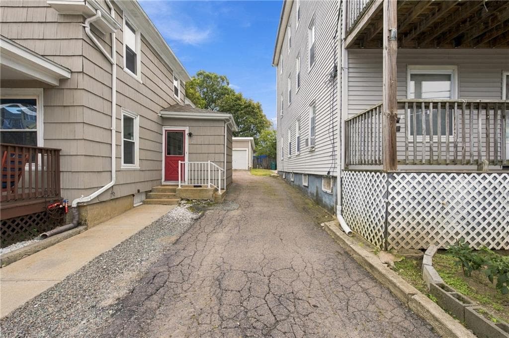 Single Family Residence at 297 Burnside Avenue, Woonsocket, photo 26 of 28